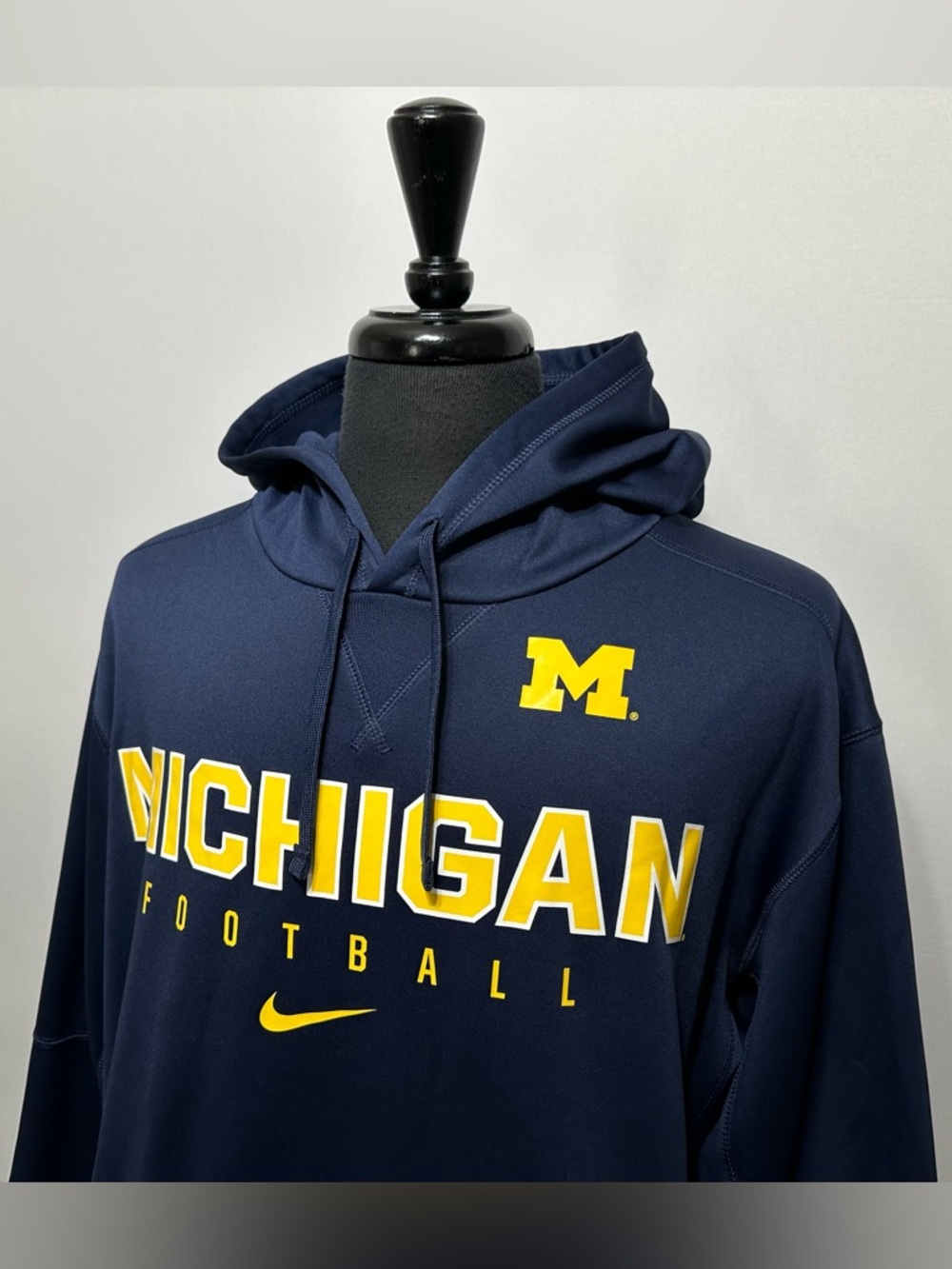 Nike Therma Fit Michigan Wolverines Football Men 2XL Center Swoosh Fleece Hoodie